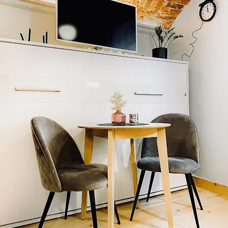 Unique Perfect For Couples, Old Podgorze Apartman